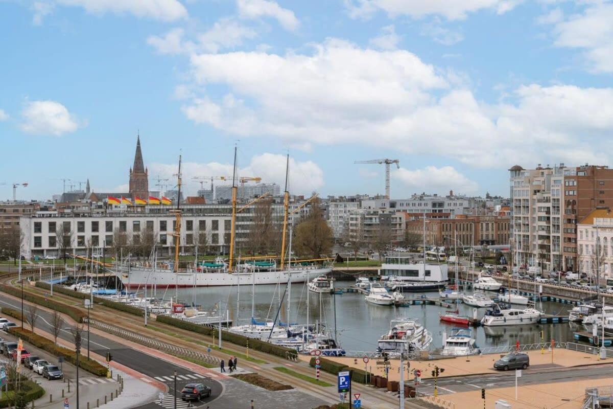 Huswell - Beautiful Overlooking The Marina