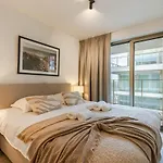 Huswell - Beautiful Apartment Overlooking The Marina