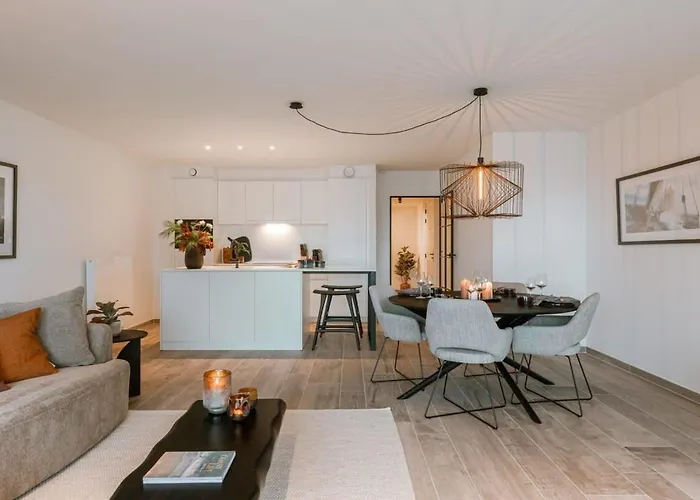 Huswell - Beautiful Apartment Overlooking The Marina